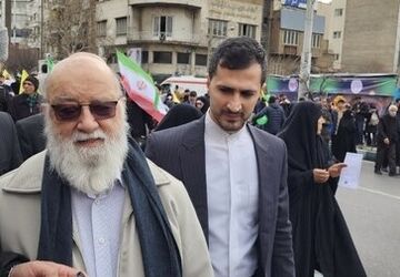 حضور رئیس شورای شهر تهران در راهپیمایی ۲۲ بهمن