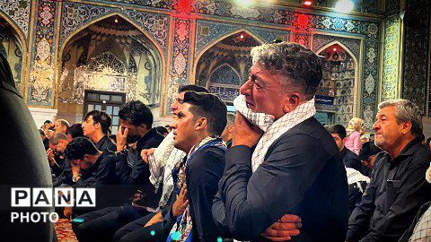 اجرای آیین سنتی علم زنی شهرستان کاشمر در حرم مطهر رضوی