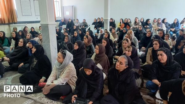 همگامی مدرسه و خانواده؛ برگزاری جلسه آموزشی در حوزه تربیت آگاهانه
