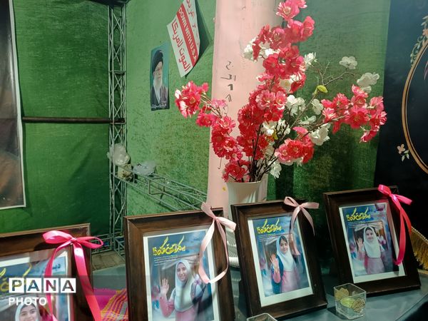 حضور دانش‌آموزان و نوجوانان در راهپیمایی شبانه اردبیل