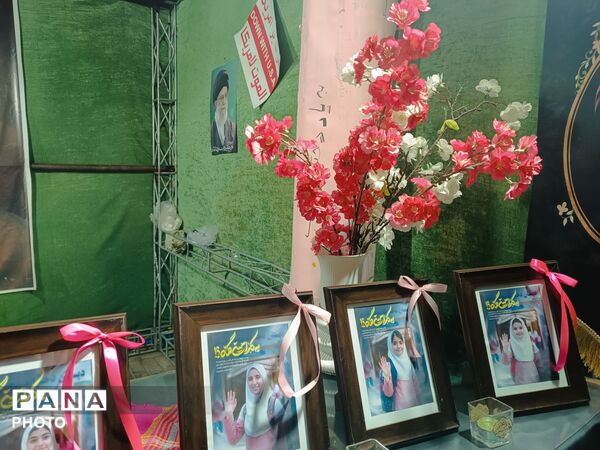 حضور دانش‌آموزان و نوجوانان در راهپیمایی شبانه اردبیل