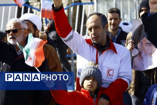 فیروزکوه یکپارچه عشق؛ راهپیمایی ۲۲ بهمن باشکوهترین جلوه وحدت شد