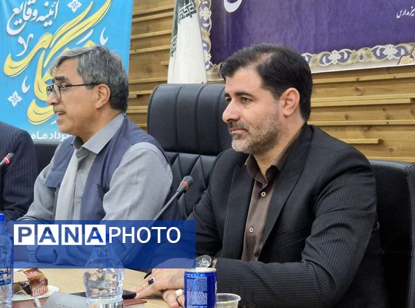 نشست خبری مدیرکل نوسازی مدارس استان اصفهان با دانش آموز خبرنگاران پانا