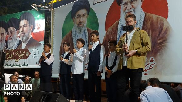 دل‌های عاشق وطن در خرم‌ آباد، وفاداری را به تصویر کشیدند