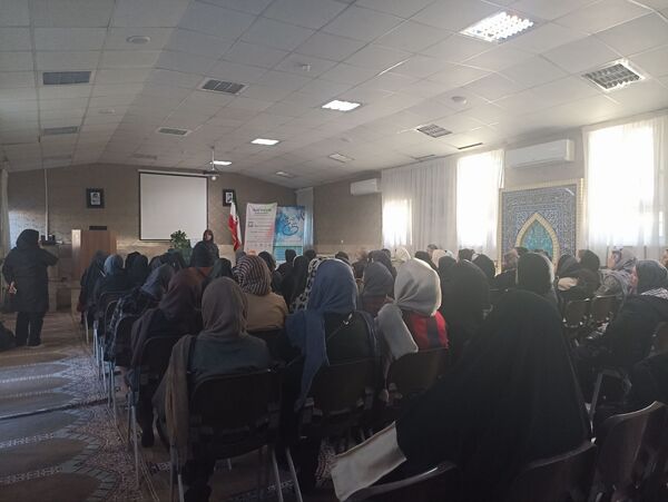 نخستین جلسه آموزش خانواده در دبیرستان بی بی سلطنت قفلی