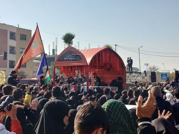 تشییع باشکوه پیکر پاک شهدای گمنام در اصفهان 