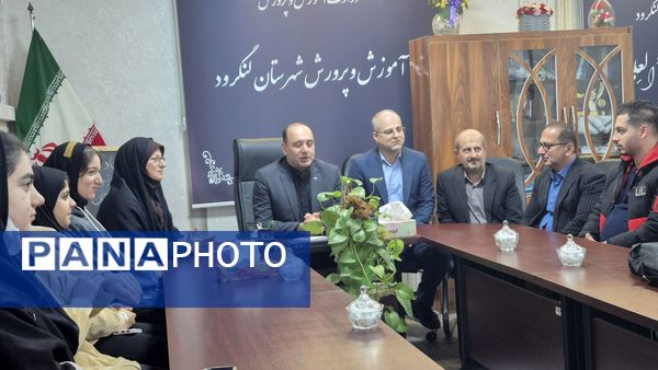 درخشش دختران کتاب‌نوش لنگرود در مسیر همایش کشوری