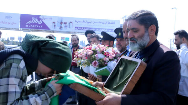 خوش‌آمدگویی مسئولان شهری قم به زائران کریمه اهل بیت(س)