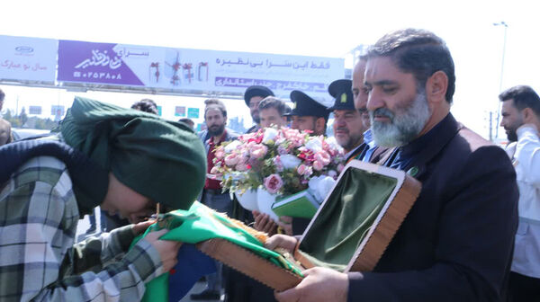 خوش‌آمدگویی مسئولان شهری قم به زائران کریمه اهل بیت(س)