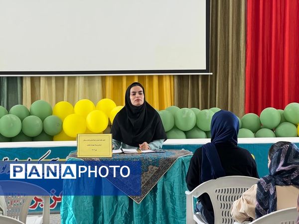 جلسه اولیا و مربیان پایه سوم در دبستان شهید تندگویان