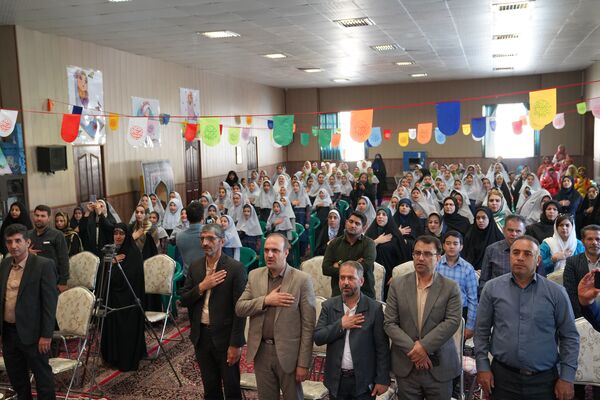  جشن عاطفه‌ها در دبستان دخترانه شهید محمد قضاوی آموزش و پرورش ناحیه 4