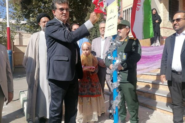 نواختن زنگ سال تحصیلی ۱۴۰۳-۱۴۰۴ در شهرستان شهریار