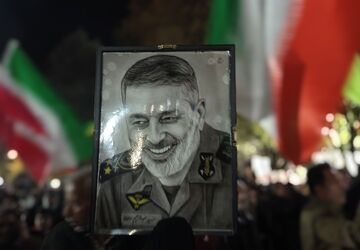 مردم شهرستان بروجرد بار دیگر عشق پاکشان را به رهبر عزیزتر از جانمان ثابت کردند