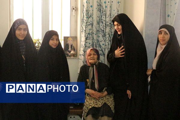 دیدار با خانواده‌های شهدا و فرهنگیان بازنشسته به مناسبت ولادت حضرت فاطمه زهرا (س) و روز مادر در فیروزکوه