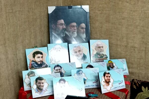 بانوان بسیجی و جانفدا در شهر فردوسیه باآموزش و فراگیری کار با اسلحه به دفاع از وطن وجان خود وهموطنانشان برخاستند