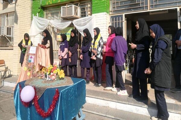 مراسم ولادت حضرت فاطمه زهرا (س) و روز مادر در دبیرستان شهید مجید دهنوی