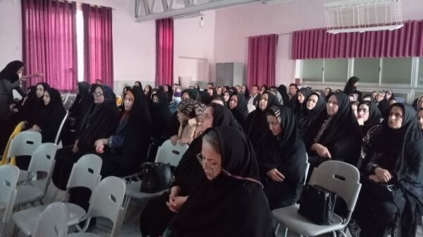 برگزاری کارگاه آموزش خانواده در دبیرستان نمونه اندیشه