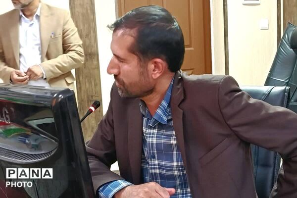 تقدیر از دانش آموزان منتخب فرصت نوجوانی منطقه جوادآباد