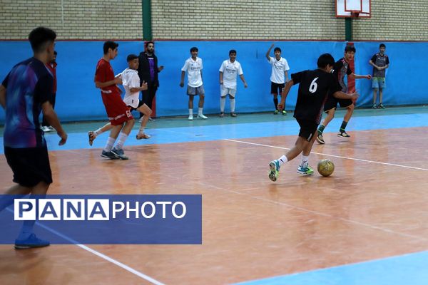 مسابقات قهرمانی فوتسال در منطقه کهریزک 