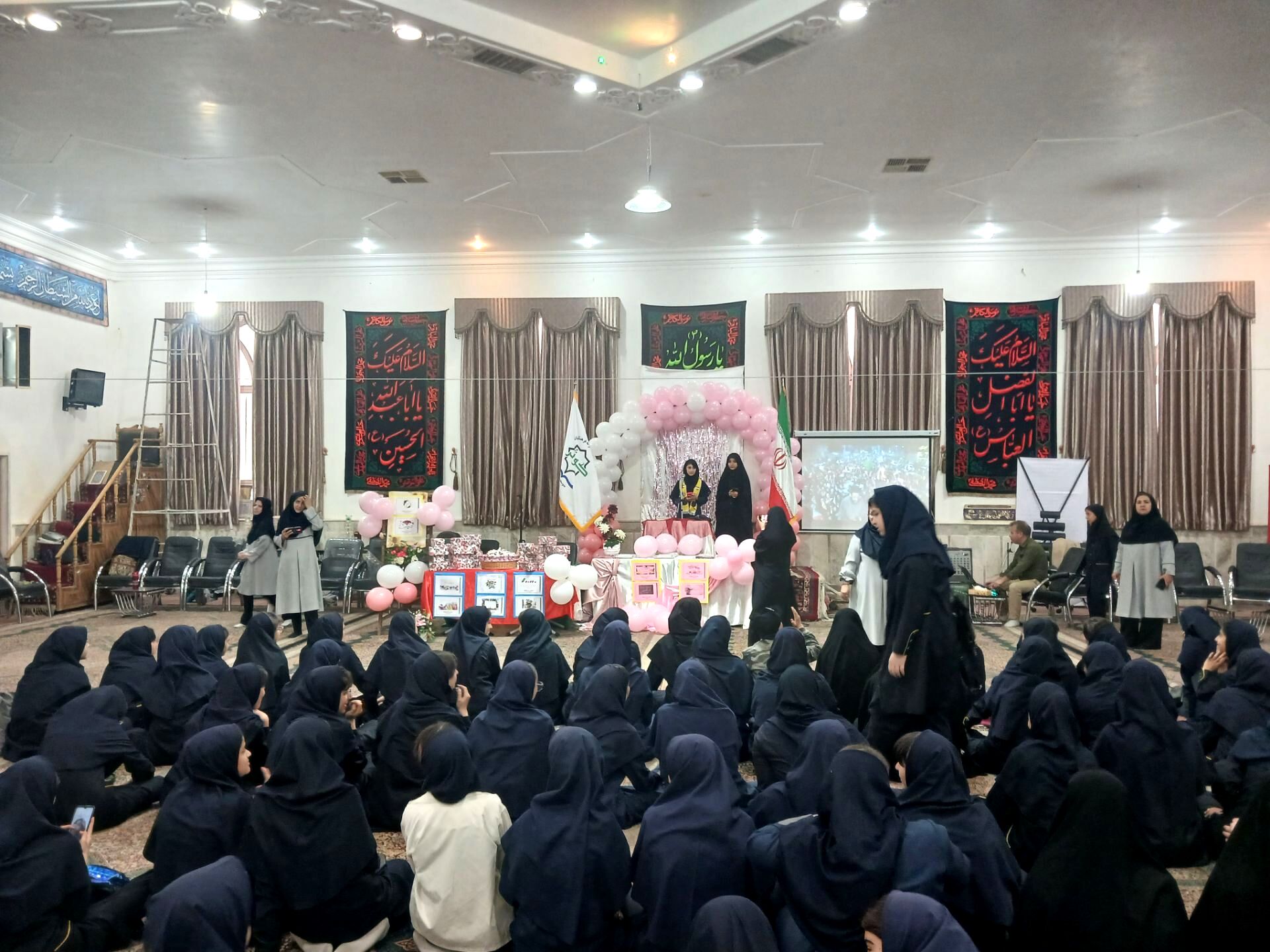 هیئت رضوی نیشابور میزبان دانش آموزان مدرسه کوثر در جشن روز دختر