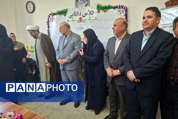 مدرسه خیری حسینی‌راد با چمن مصنوعی و پنل خورشیدی گشایش یافت