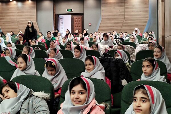 برگرازی مراسم گرامیداشت روز دانش‌آموز با حضور پرشور آینده‌سازان ملاردی