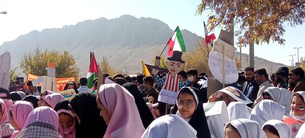 ثبت حضور پرشور مردم شهرستان بن در راهپیمایی ۱۳ آبان در قاب پانا