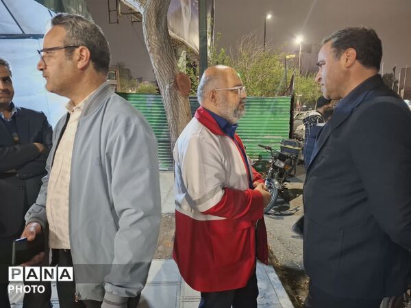 پویش «با هم قوی‌تر شویم»  در میدان ۱۵ خرداد