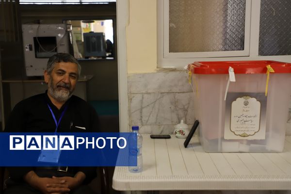 حضور پر شور مردم مشهد در چهاردهمین دوره انتخابات ریاست‌جمهوری 