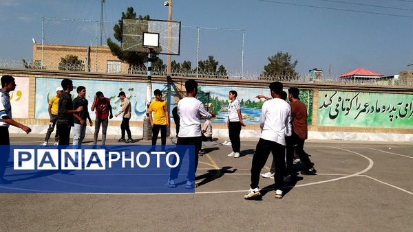 المپیاد درون مدرسه‌ای دبیرستان میثاق کاشمر 