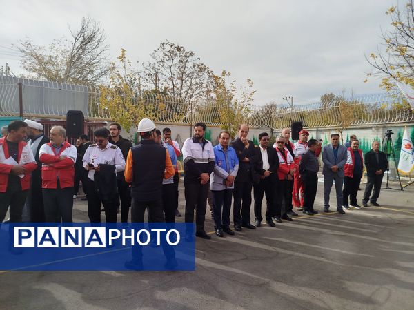 نواخته شدن بیست و ششمین زنگ نمادین استانی مانور زلزله در مدرسه شاهد ظهور آموزش و پرورش ناحیه یک