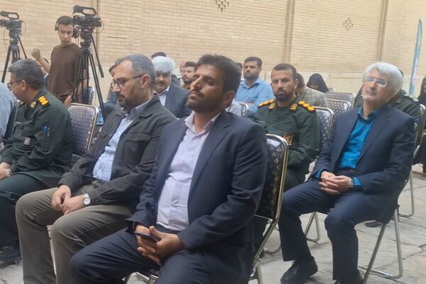 آیین اهدای ۲۵هزار بسته نوشت افزار به دانش‌آموزان نیازمند