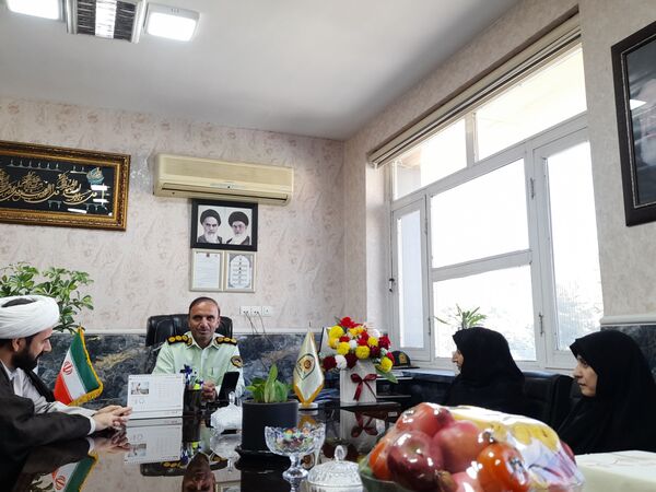 دیدار کادر مدرسه شاهد ارض اقدس با پرسنل نیروی انتظامی