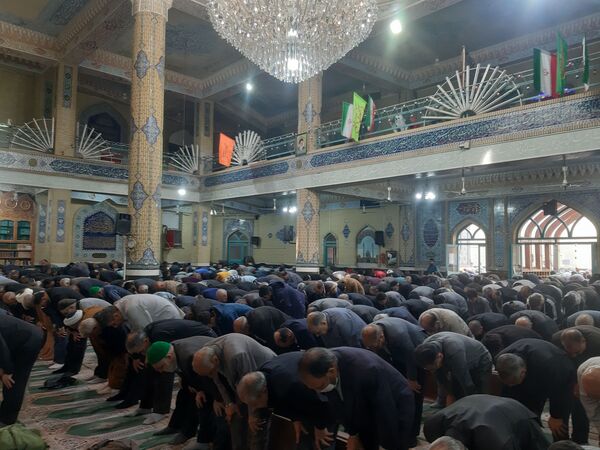 نماز عبادی سیاسی جمعه با حضور پرشور عموم مردم شهرستان ورامین