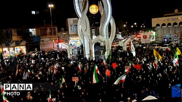 پویش جبهه مردمی با شور دانش‌آموزی در تجمعات شبانه بناب