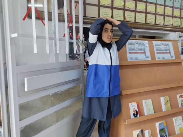 مانور سراسری زلزله در دبیرستان دخترانه شاهد شیرودی 