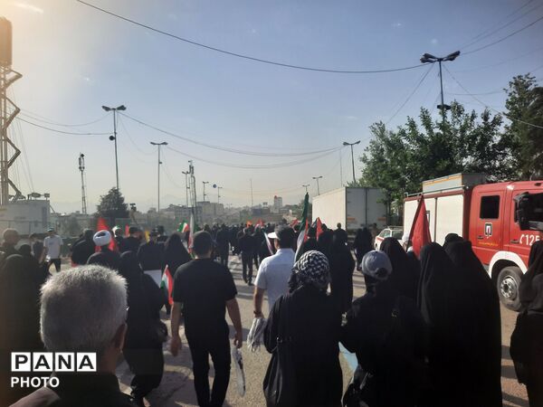 اولین روز وداع با شکوه با رهبر شهید و خانواده بزرگوارشان 