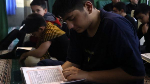 برگزاری مراسم خوانش اعمال ام‌داوود در سومین روز اعتکاف 