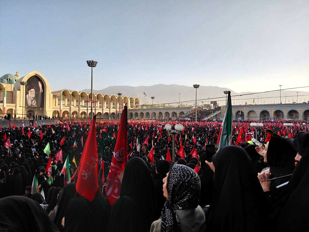 وداع با شکوه امت با قائد شهید در مصلی امام خمینی (ره)