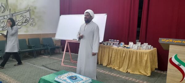 جشن قرآن در دبستان شهید فلاح‌زاده ابرکوه 