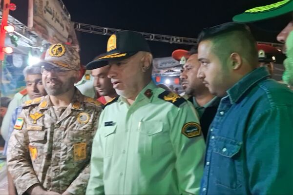 بازدید از نمایشگاه اسوه به‌مناسبت هفته دفاع مقدس در شیراز