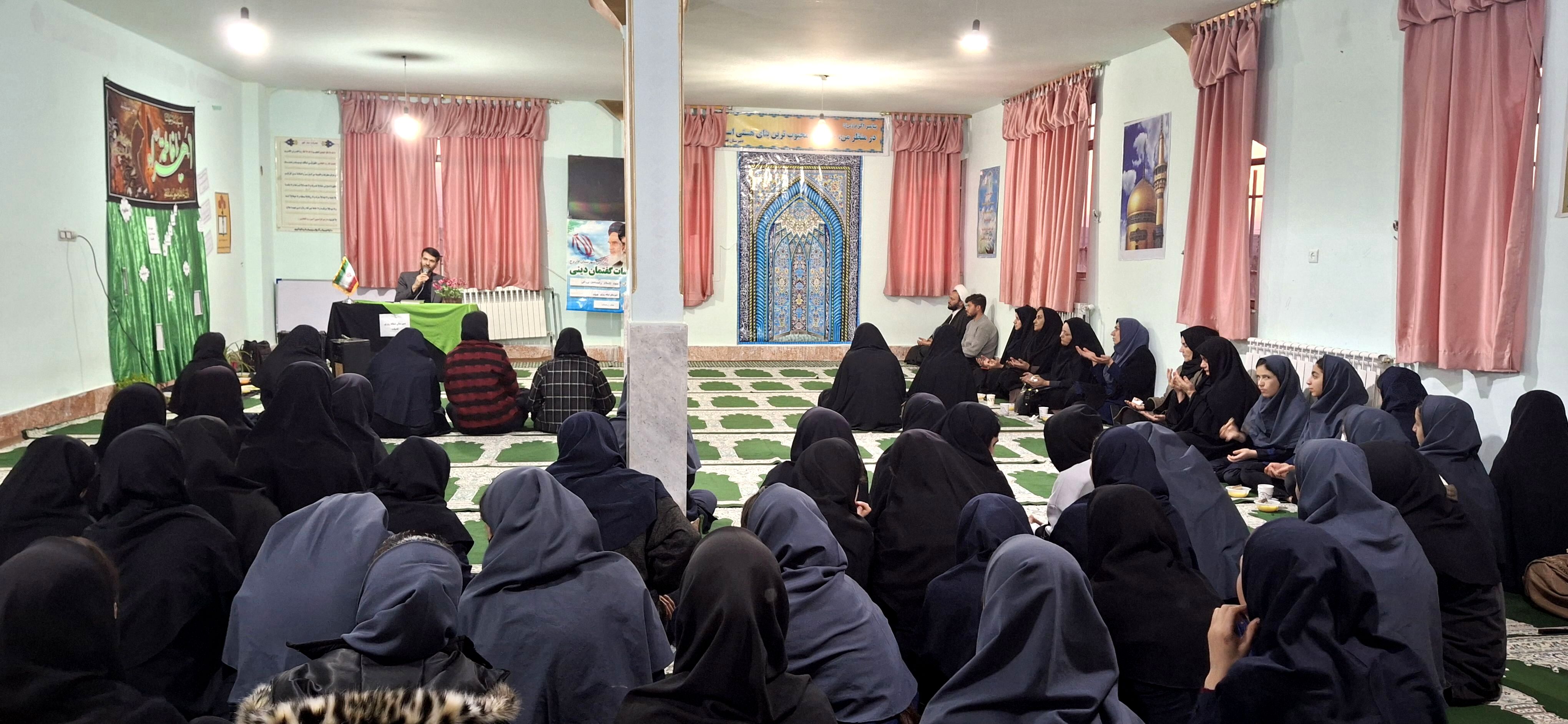 گرامیداشت ایام فاطمیه در مدرسه فضیلت 