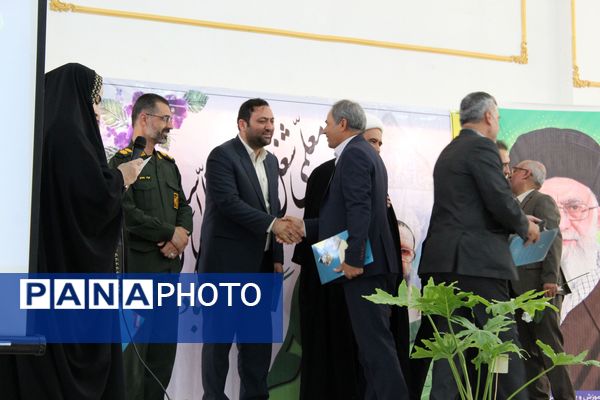 همایش گرامیداشت هفته معلم در شهرستان گرمه