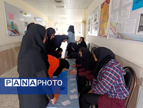 انتخابات شورای دانش‌آموزی در دبیرستان نسیبه شهرستان سملقان