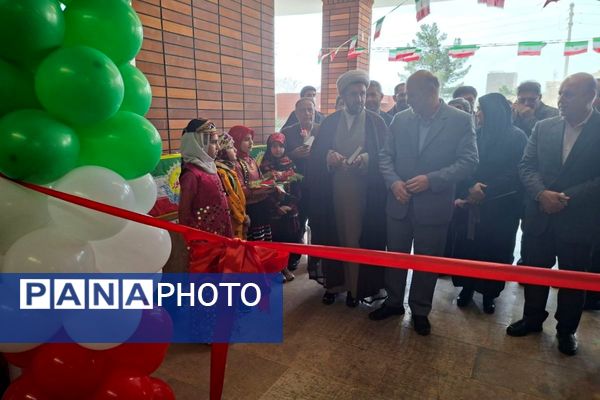 مدرسه خیری حسینی‌راد با چمن مصنوعی و پنل خورشیدی گشایش یافت