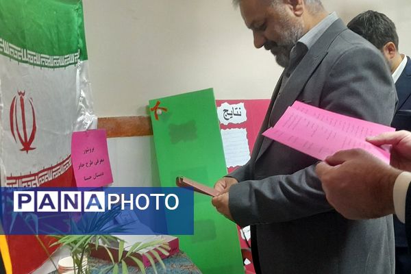 برپایی نمایشگاه طرح جابر در مدرسه حسنا بهارستان‌۲