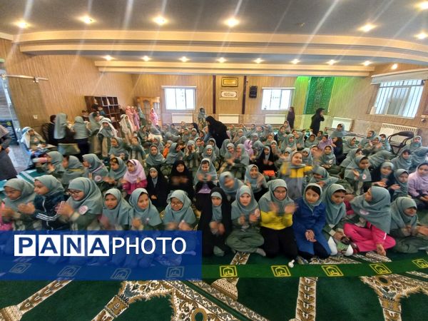 مراسم روز دانش آموز در دبستان دخترانه شاهد تحقیقی ناحیه ۶