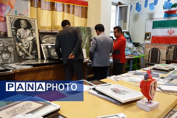 بازدید رئیس آموزش و پرورش شهرستان قدس از داوری آثار جشنواره فرهنگی هنری فردا و پرسش مهر