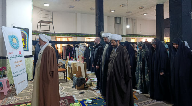 آیین معنوی اعتکاف دانش‌آموزی دختران در مسجد الزهرا(س) کرمانشاه