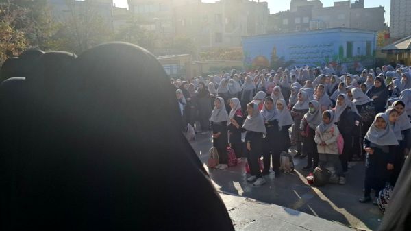 جشن روز پرستار و ولادت حضرت زینب(س) در دبستان نیایش 2